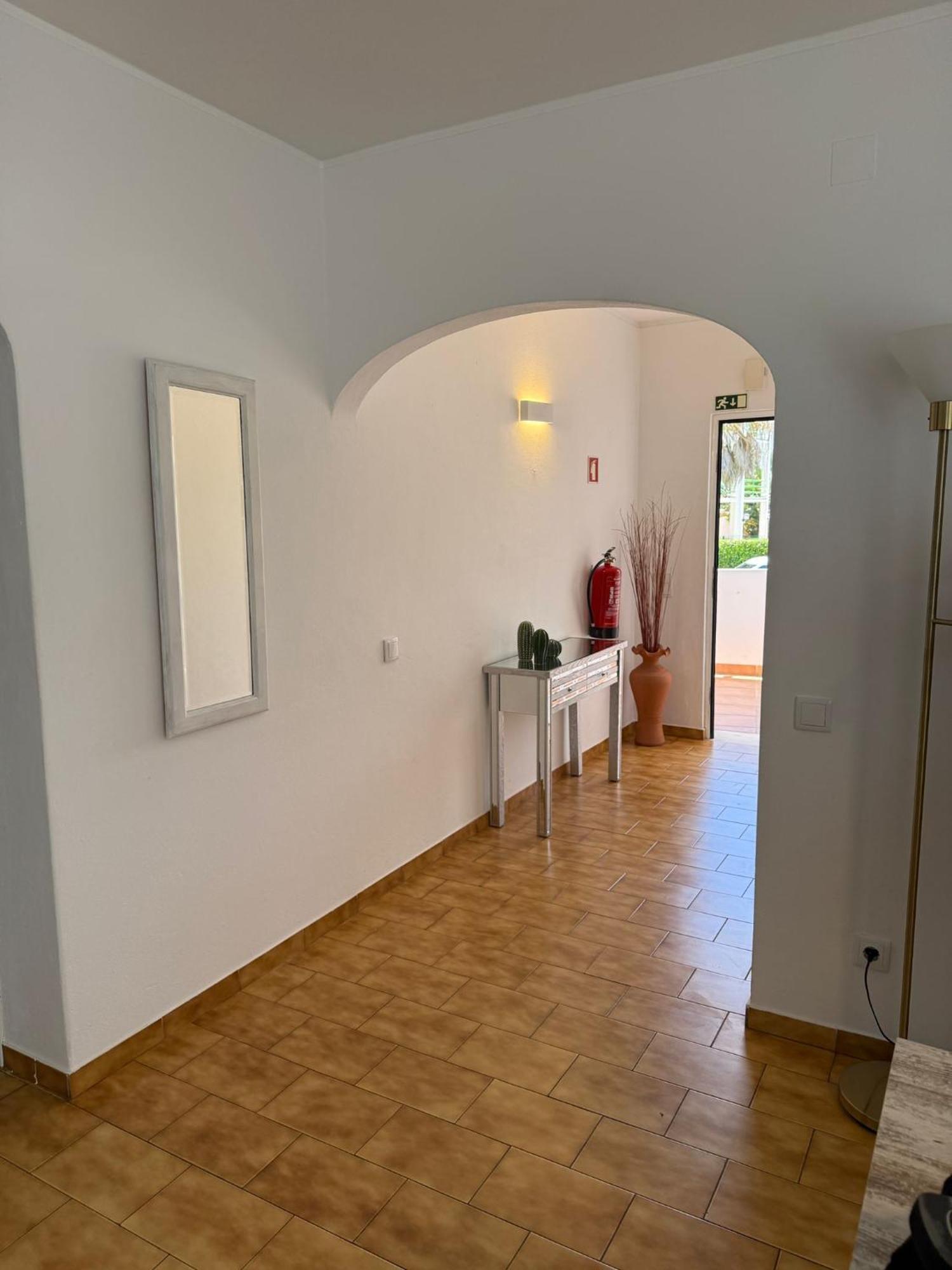 Cozy Apartment Oura Beach อัลบูเฟรา ภายนอก รูปภาพ